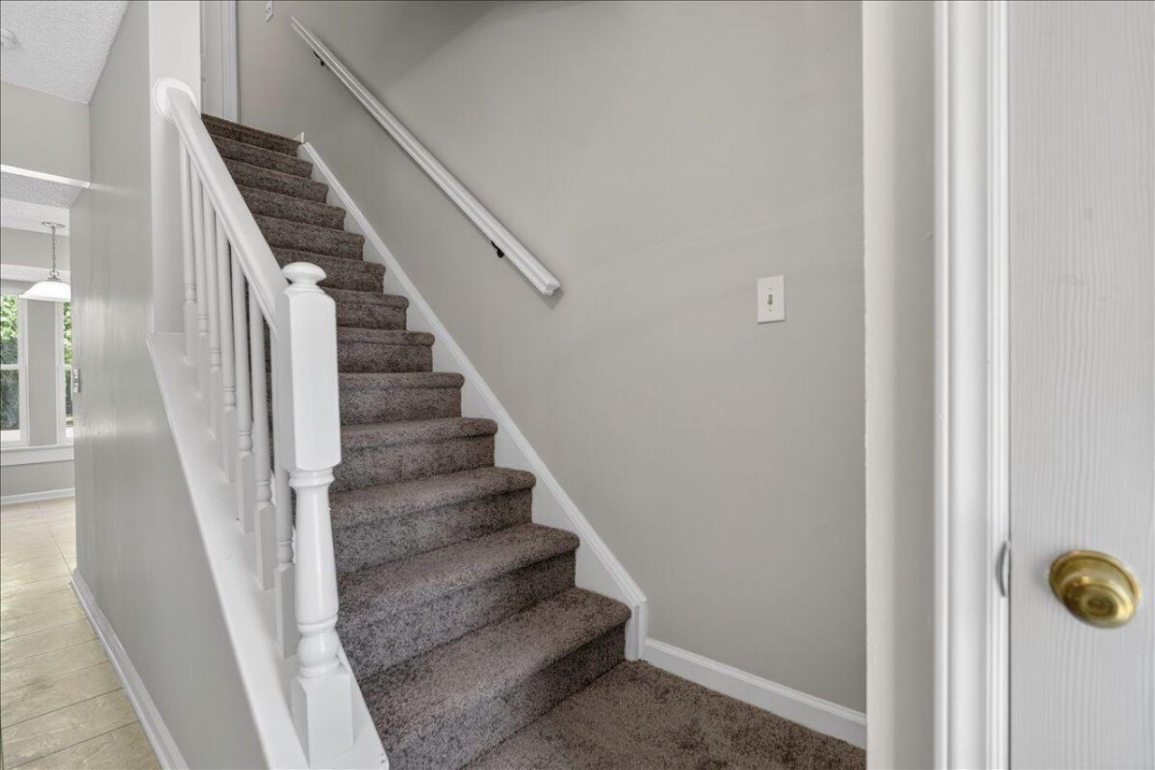 8467 Walsham Street Photo 49