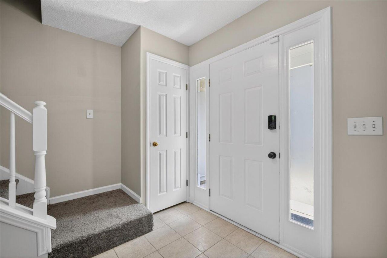 8467 Walsham Street Photo 5