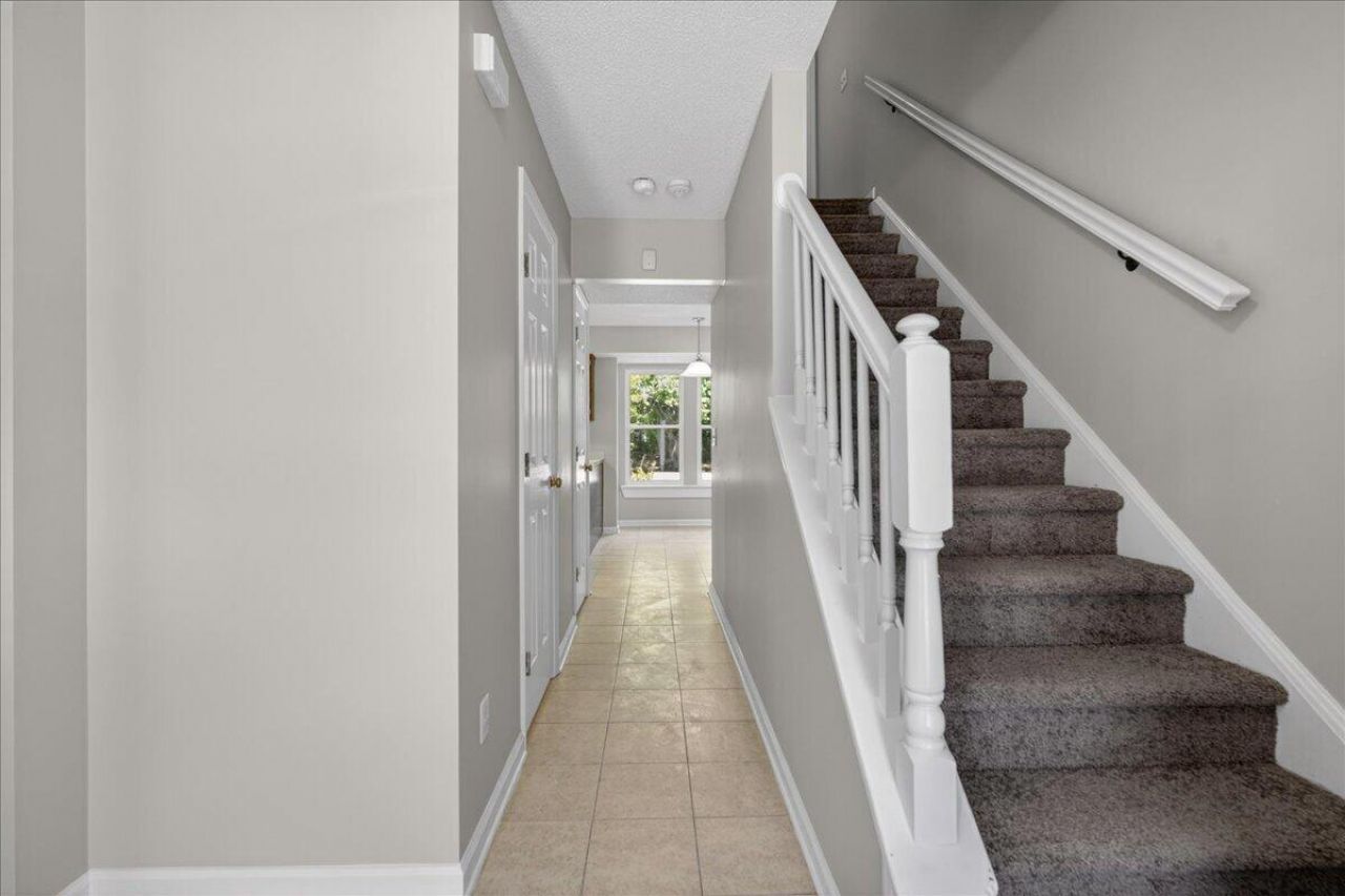 8467 Walsham Street Photo 6