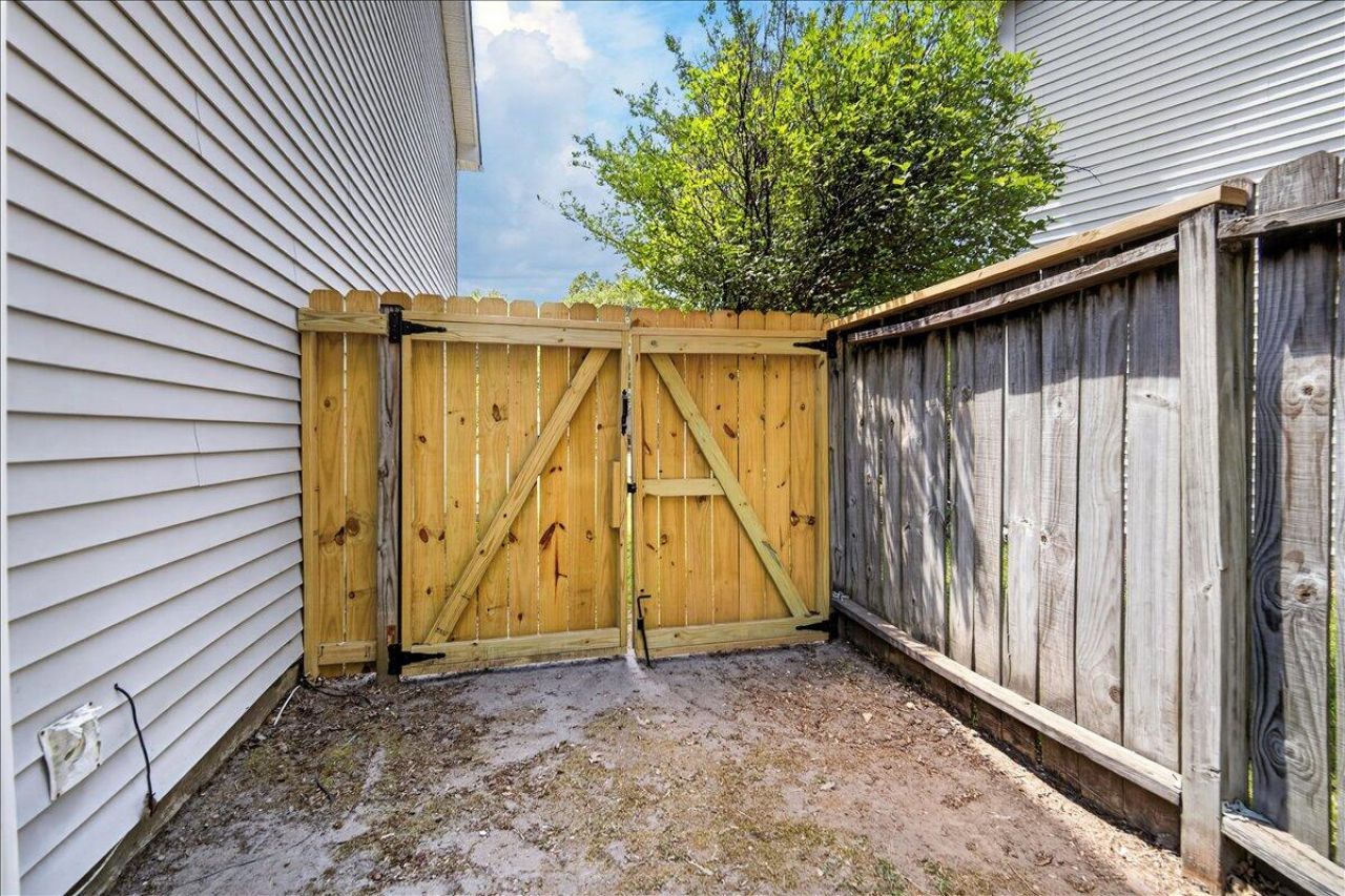 8467 Walsham Street Photo 66