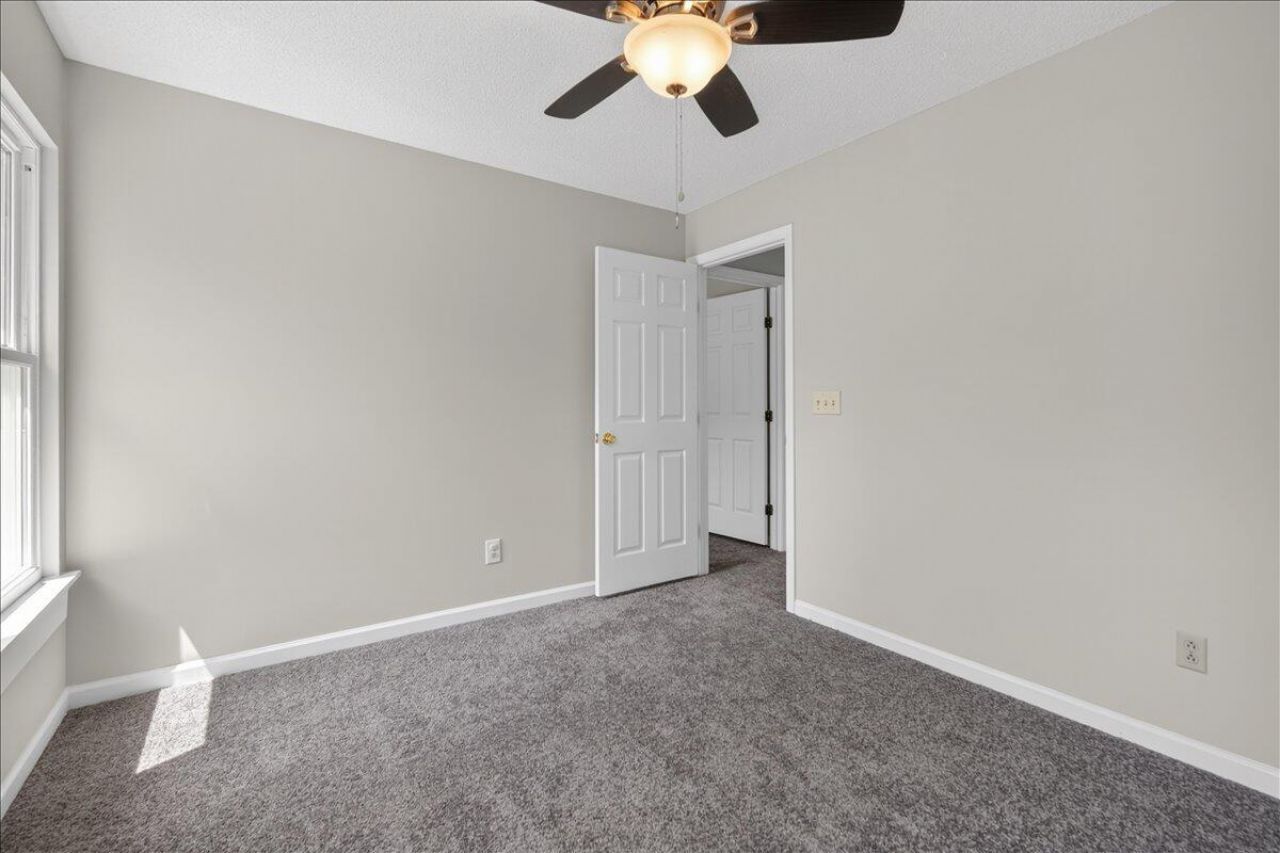 8467 Walsham Street Photo 79