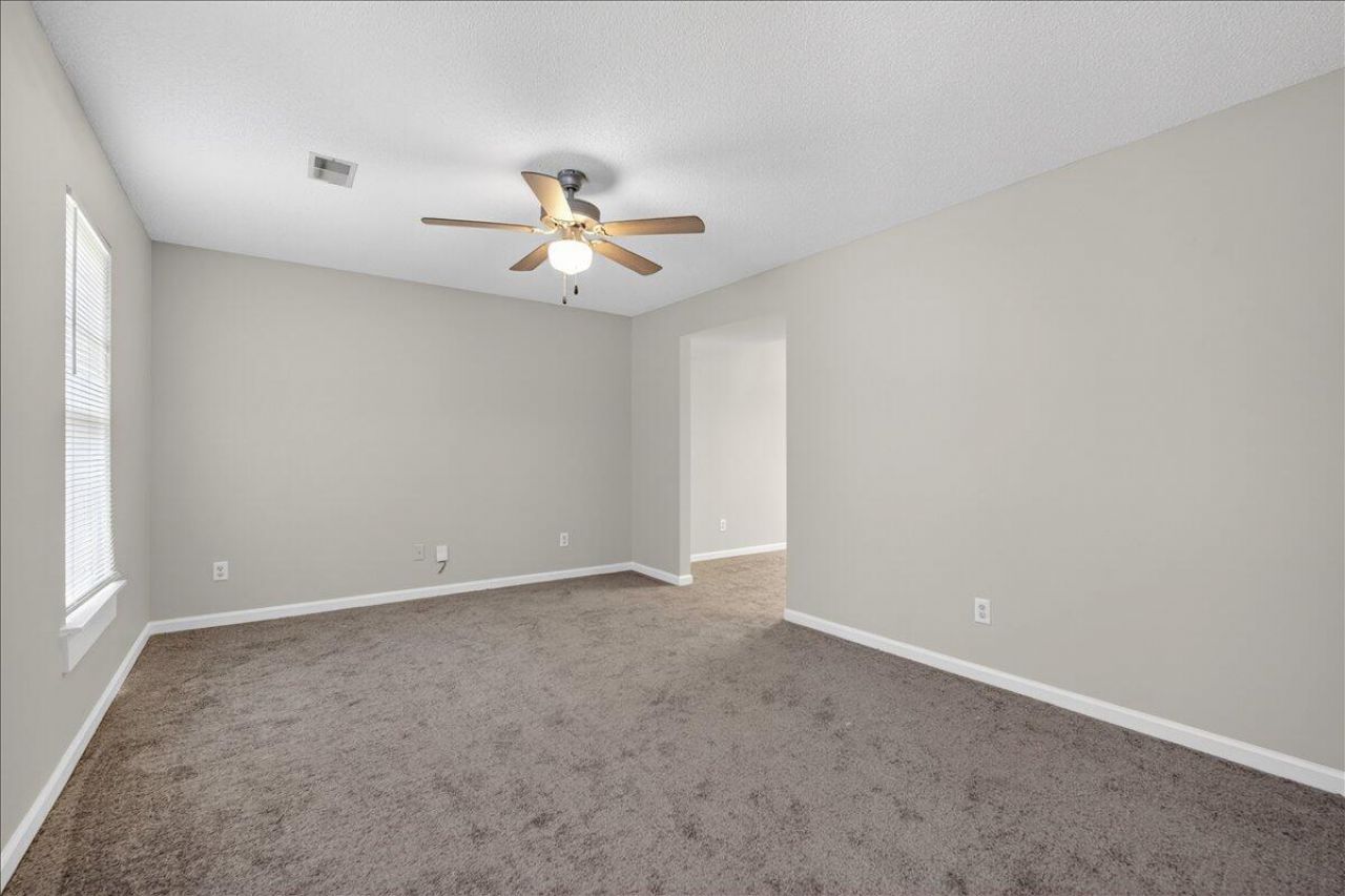 8467 Walsham Street Photo 8