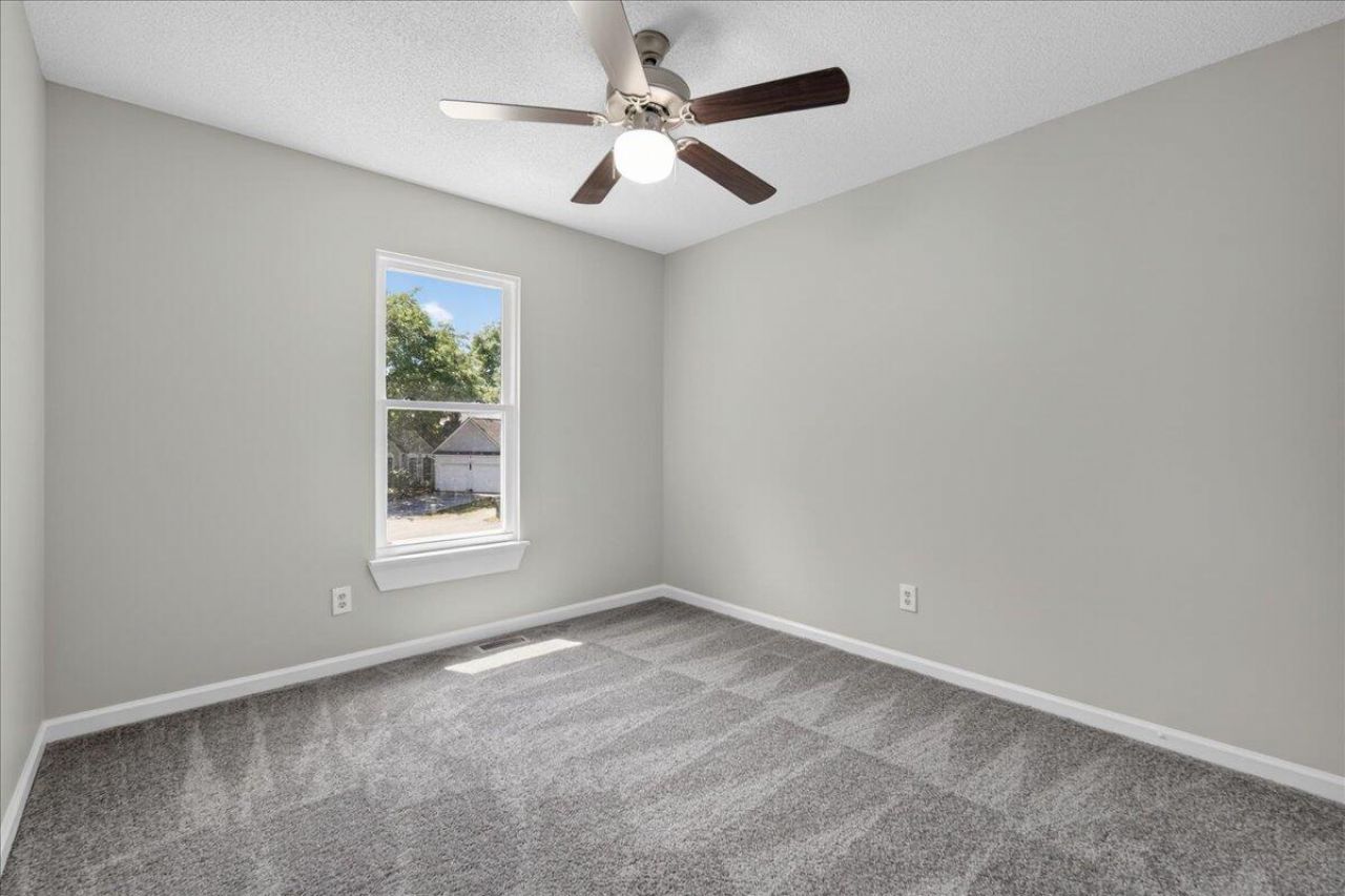 8467 Walsham Street Photo 80