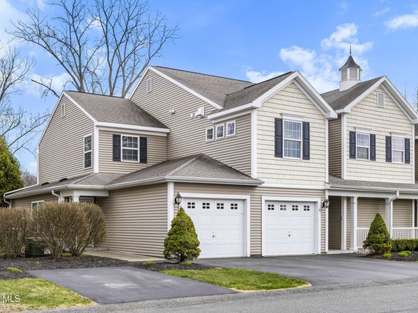 51 Governor Circle, Albany, NY 12208