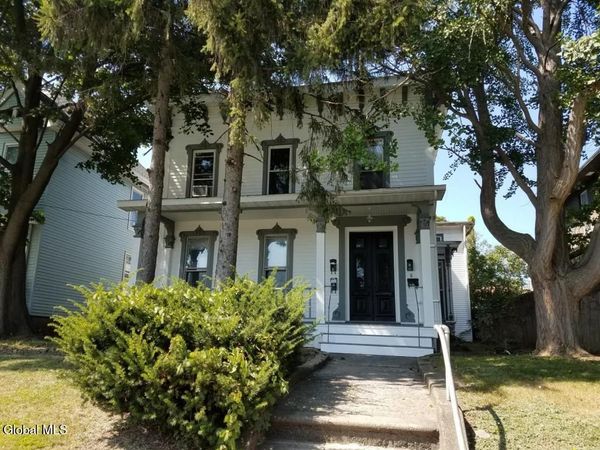 8 Saratoga Avenue, Waterford, NY 12188