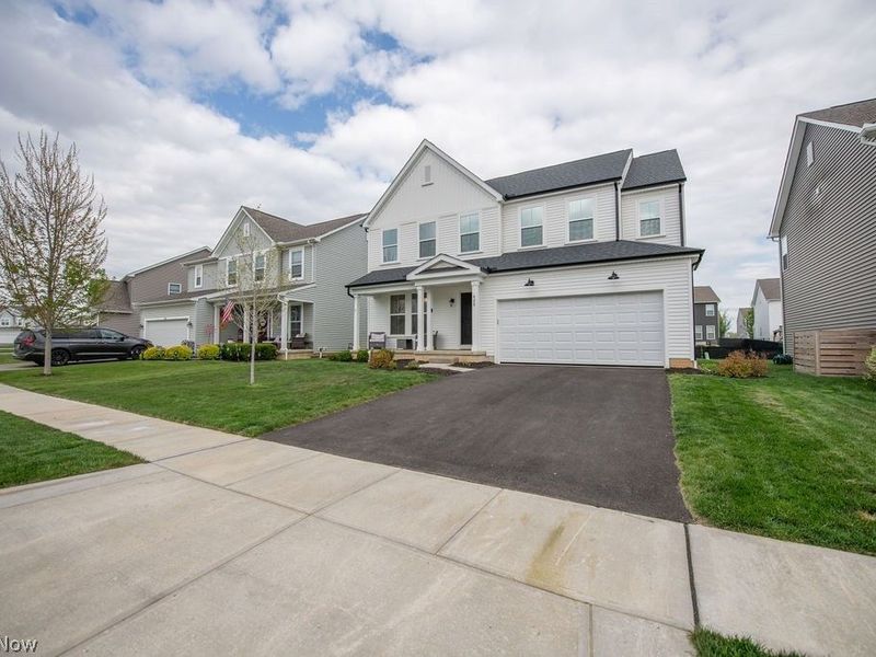 428 Oakland Hills Loop, Commercial Point, OH 43116 Photo 2