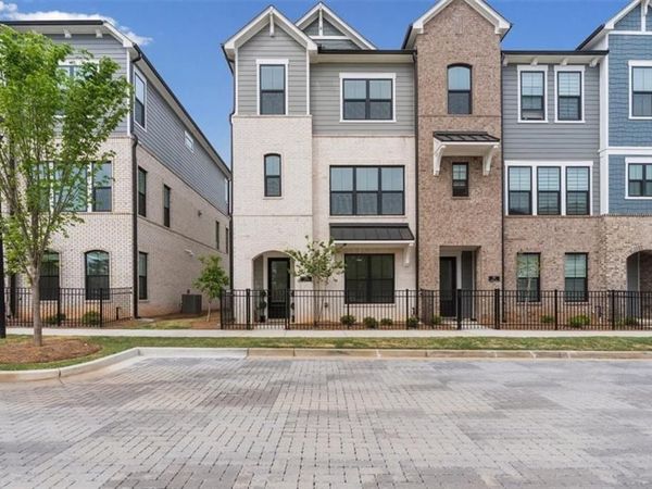 285 Walker Avenue, Roswell, GA 30076