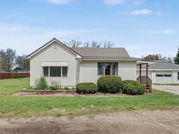 21 E Linn Street , Piper City, IL 60959