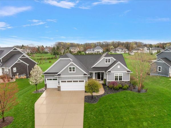 5734 Stonebridge Drive, Grandville, MI 49418