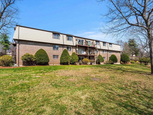 2 Silvestri Circle, Unit 4, Derry, NH 03038