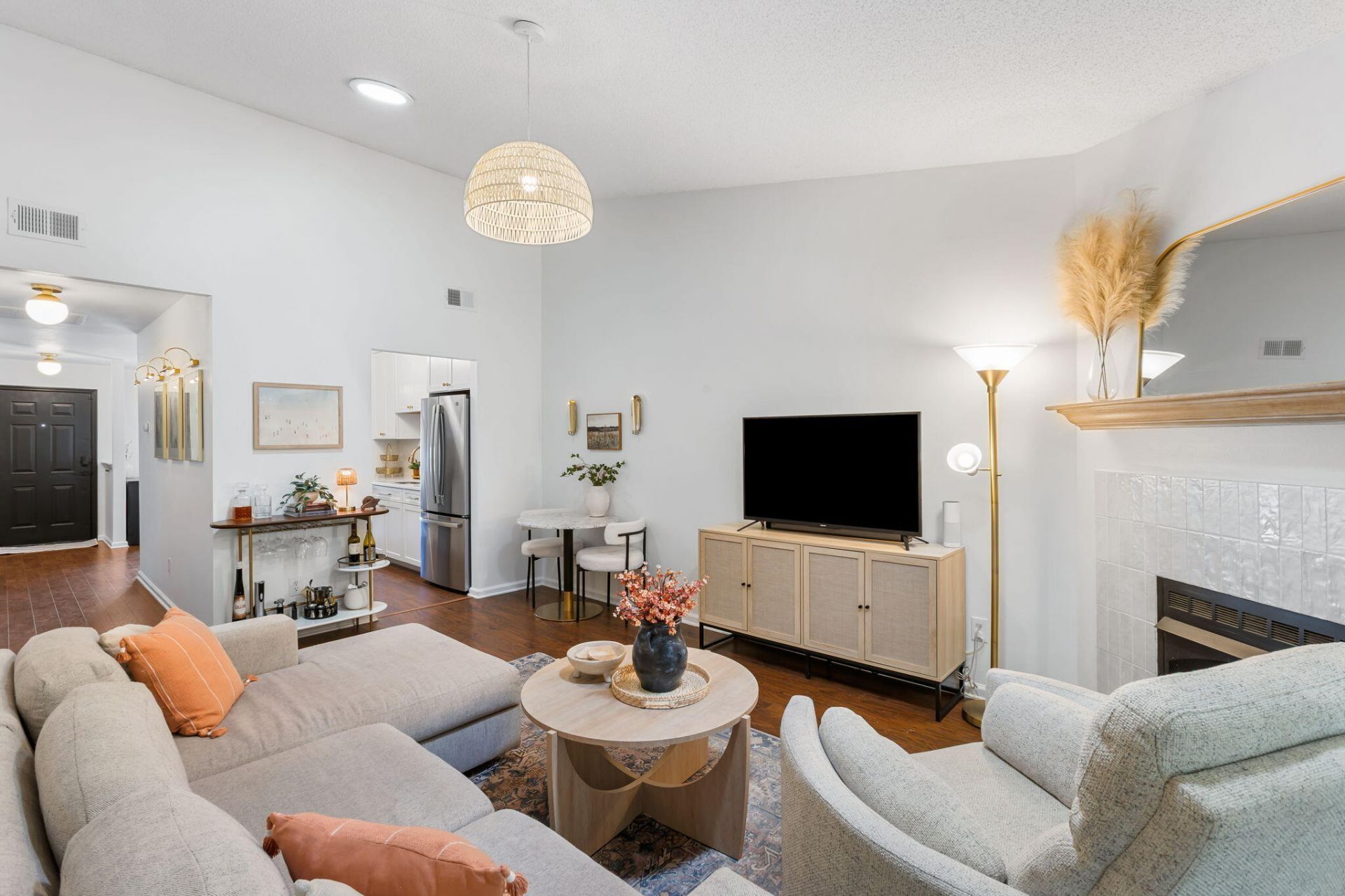 1323 Pinnacle Lane Photo 8