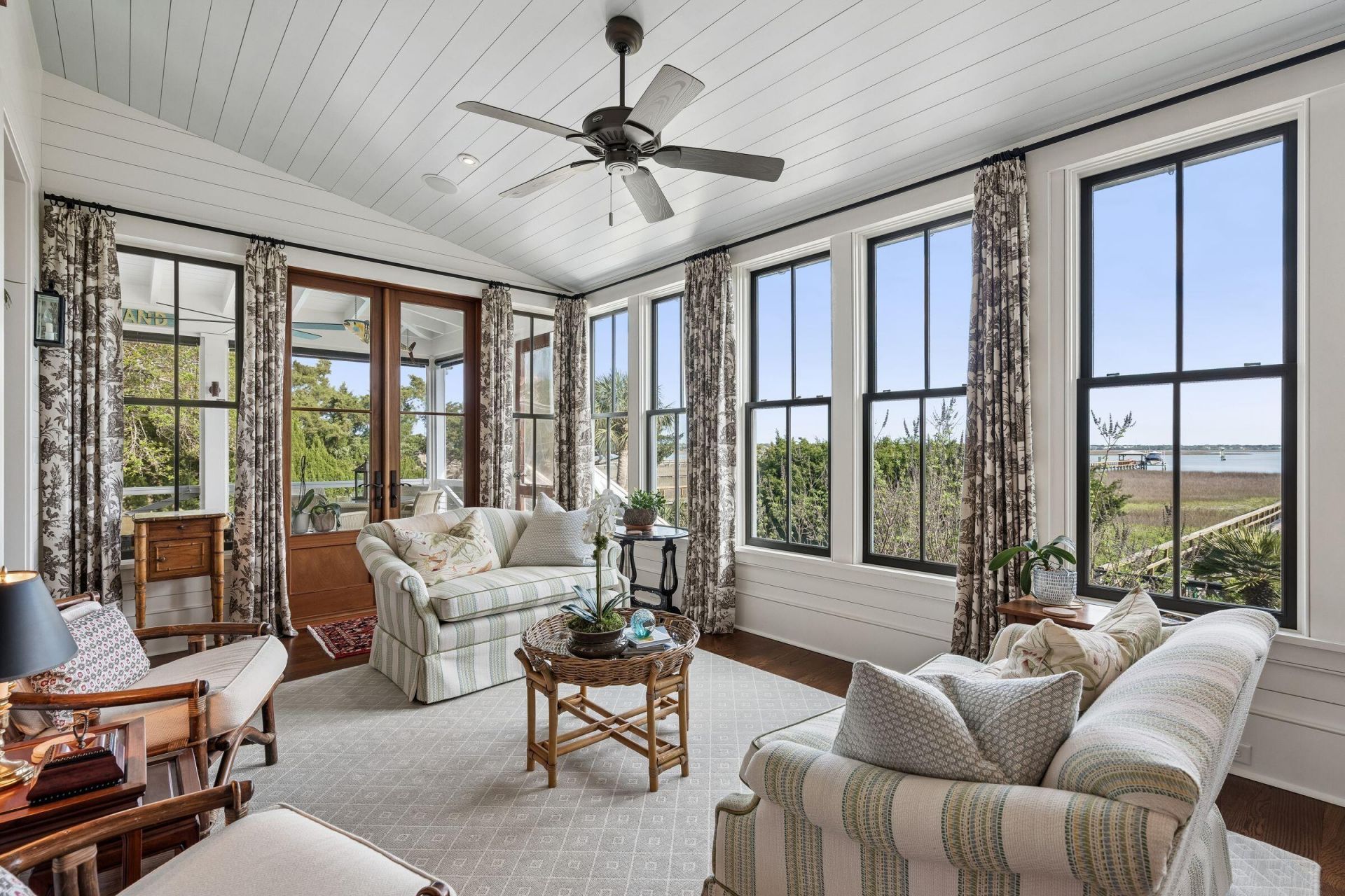 405 Seabreeze Lane Photo 16