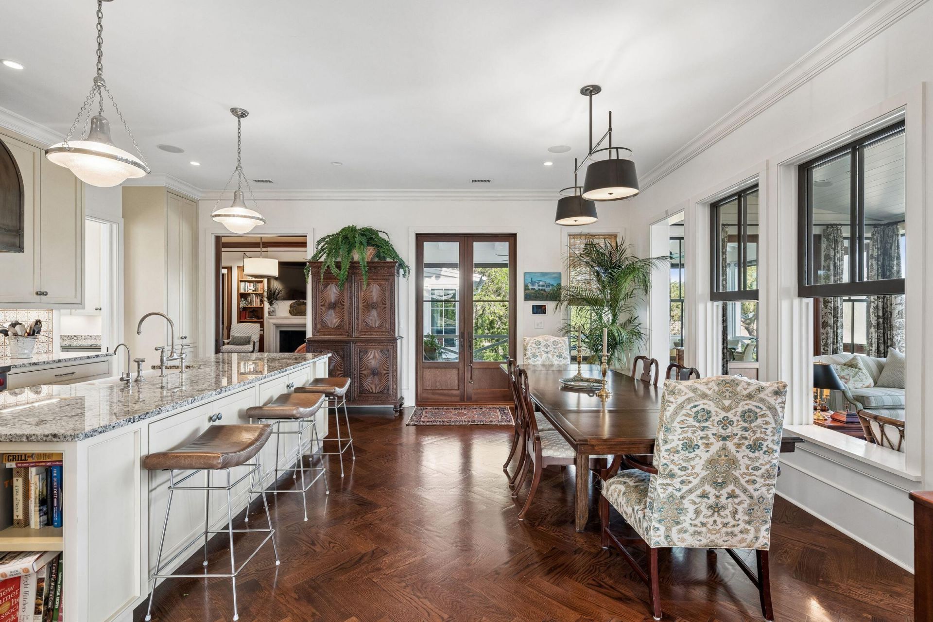 405 Seabreeze Lane Photo 18