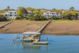 405 Seabreeze Lane photo 4