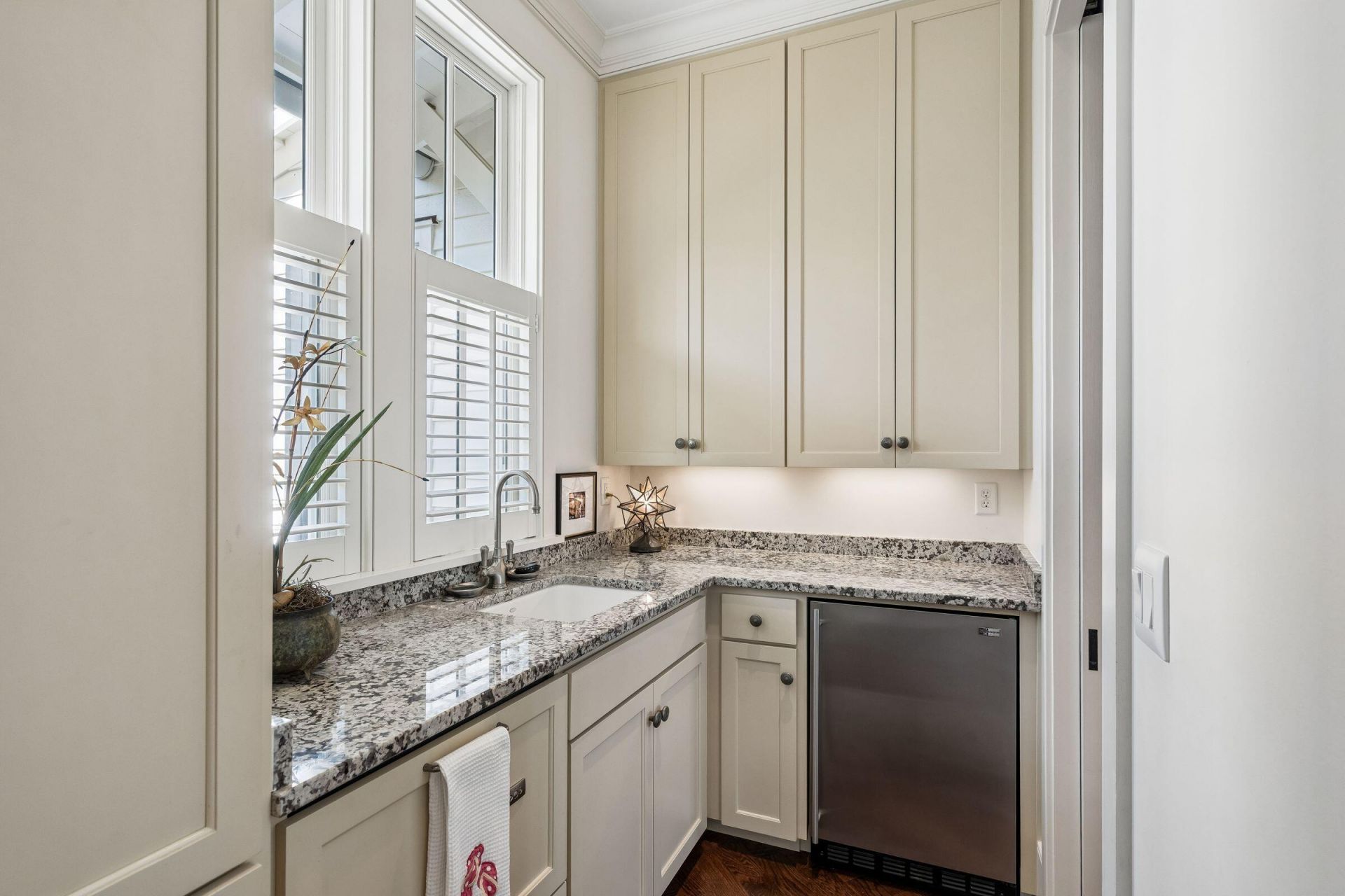 405 Seabreeze Lane Photo 20