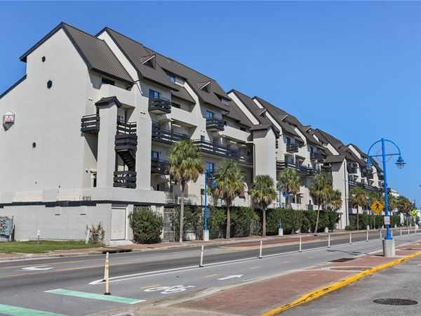 7300 LAKESHORE Drive, Unit 31, New Orleans, LA 70124