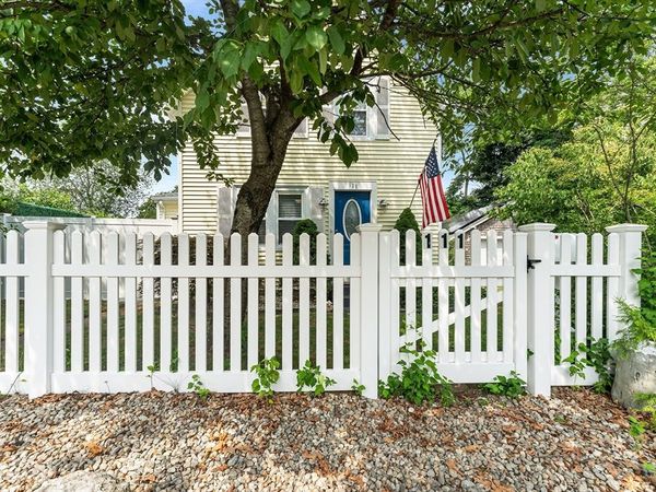 111 Shore Ave, Swansea, MA 02777
