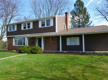 5525 Topsfield Ln , Clay, NY 13041