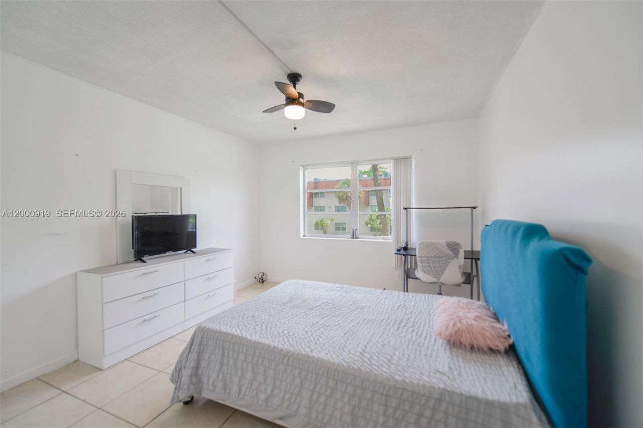 3071 NW 47th Ter, Unit 227, Lauderdale Lakes, FL 33313 Photo