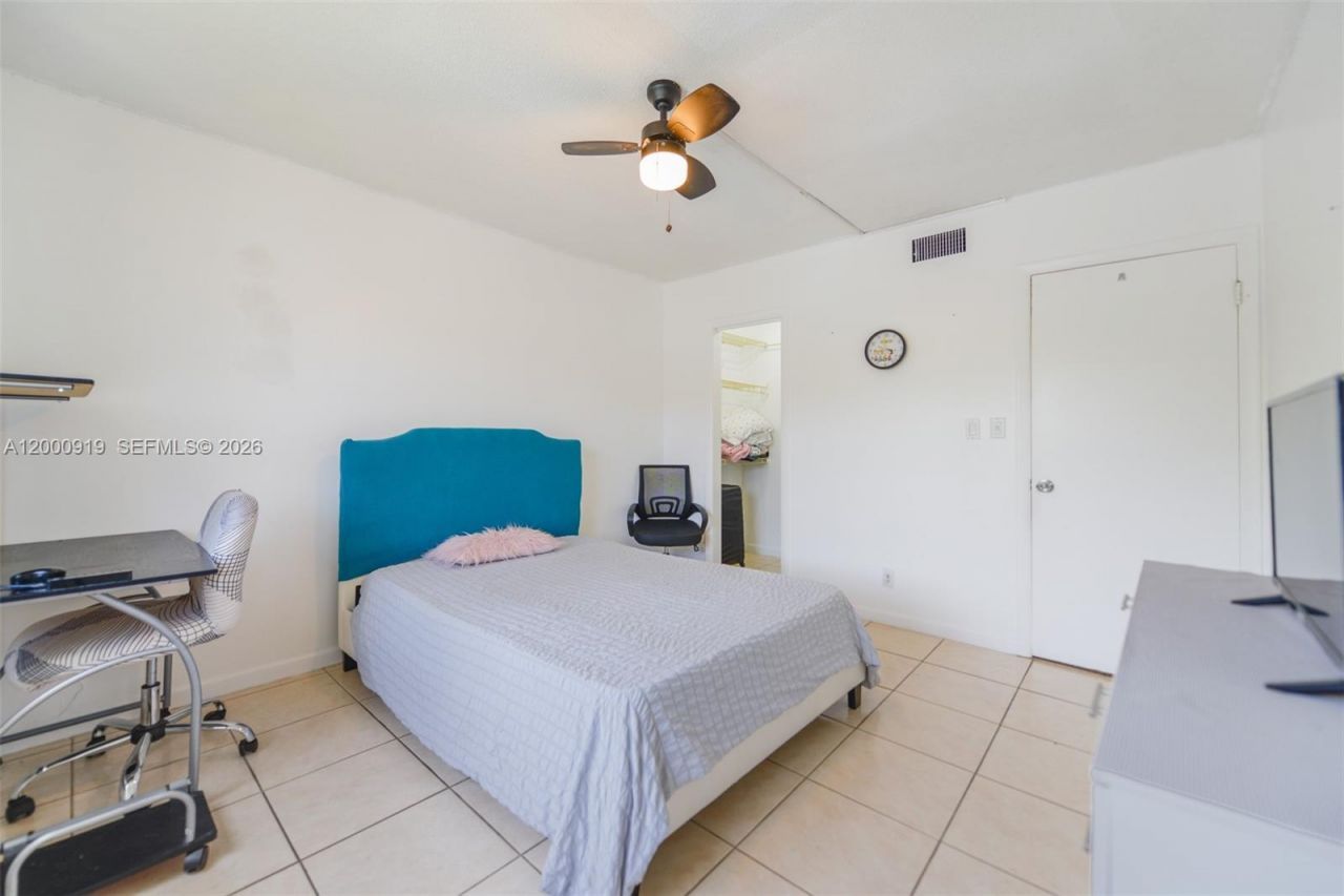 3071 NW 47th Ter, Unit 227, Lauderdale Lakes, FL 33313 Photo