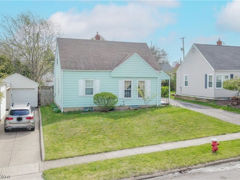 2447 24th Street, Cuyahoga Falls, OH 44223 Photo 3