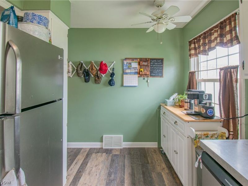 2447 24th Street, Cuyahoga Falls, OH 44223 Photo 8