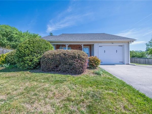 4975 Saponi Village Trail, Winston-Salem, NC 27127