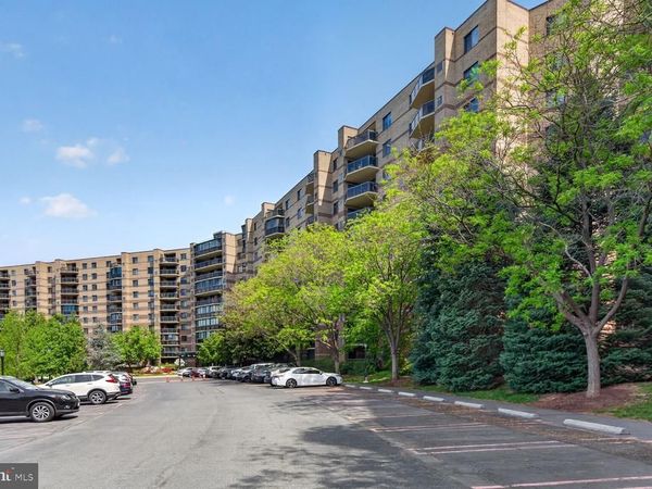 8340 GREENSBORO DRIVE, Unit 425, MCLEAN, VA 22102