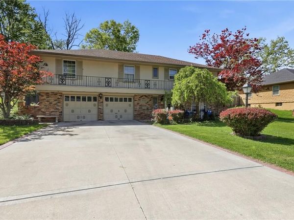 3520 Shady Bend Drive, Independence, MO 64052