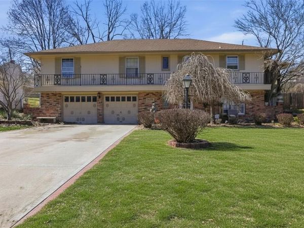 3520 Shady Bend Drive, Independence, MO 64052
