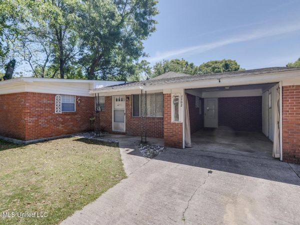 1102 Tucker Avenue, Pascagoula, MS 39567