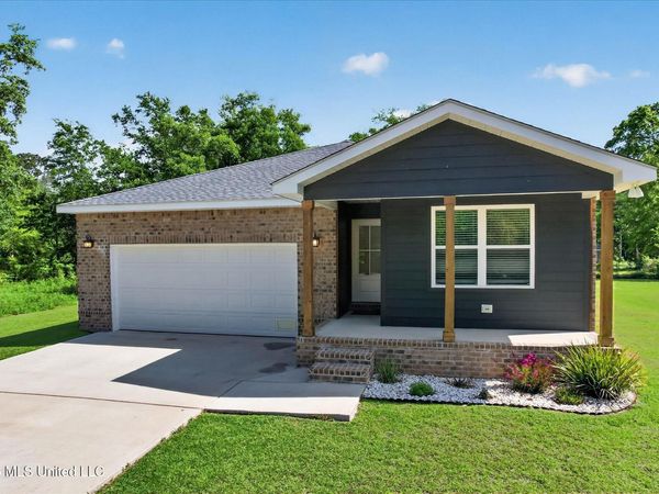 1412 Spruce Street, Ocean Springs, MS 39564