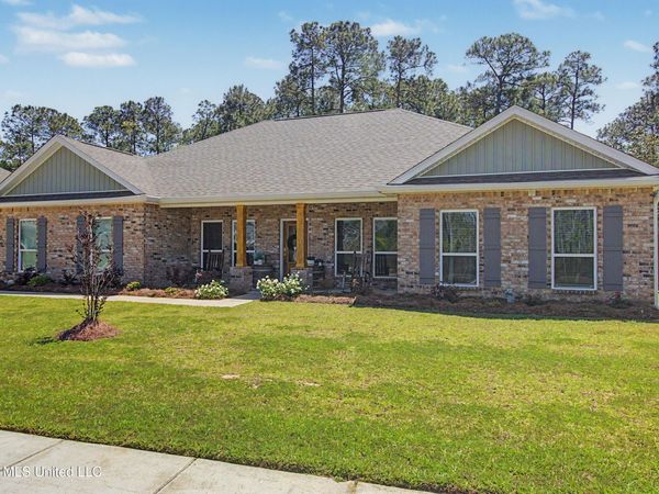 12285 Savannah Circle, Ocean Springs, MS 39564