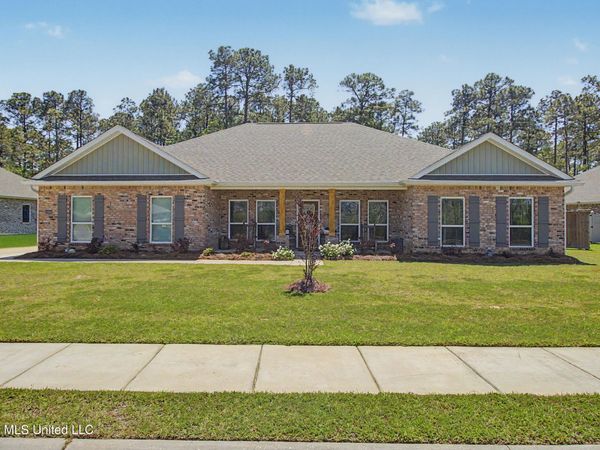 12285 Savannah Circle, Ocean Springs, MS 39564