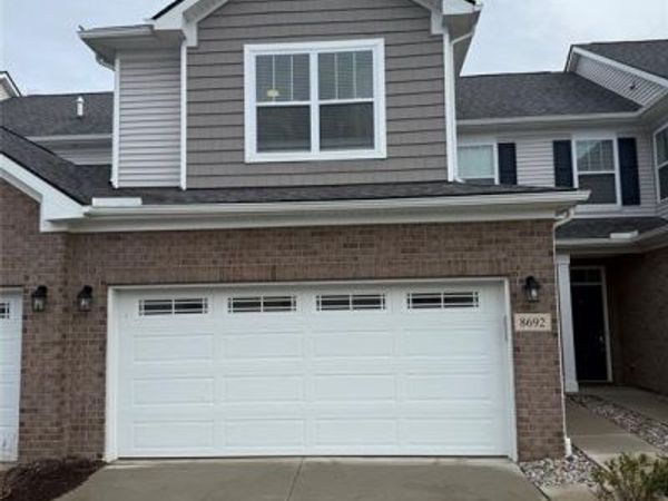 8692 Pioneer Street, Washington Twp, MI 48094