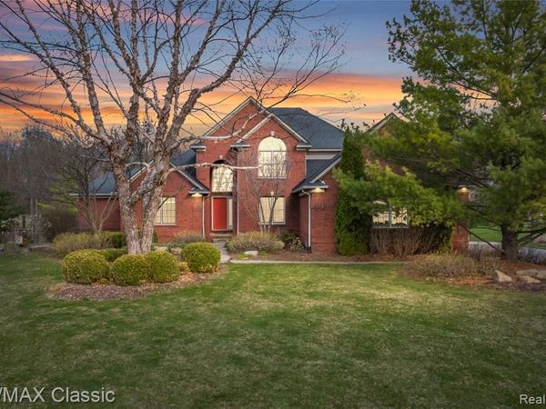 4930 Menominee Lane , Clarkston, MI 48348