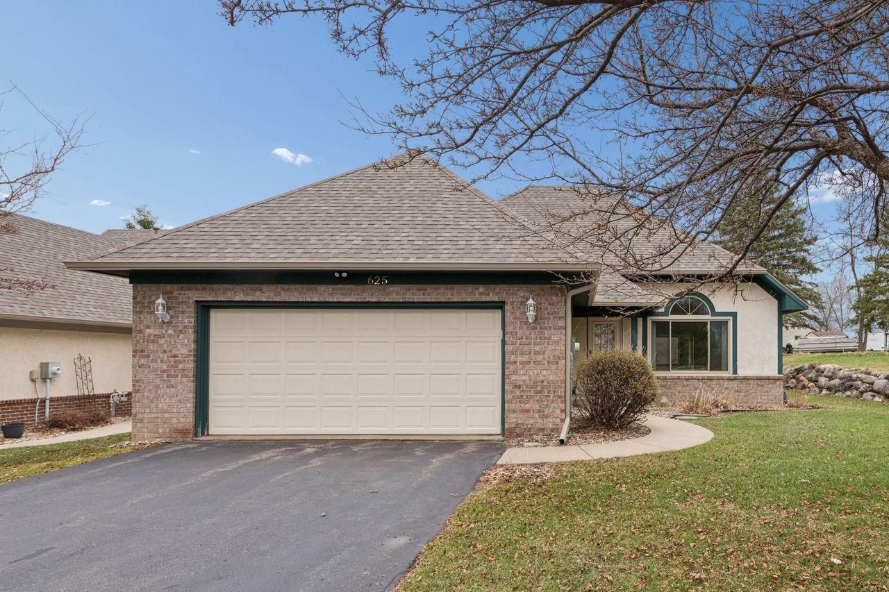 625 E 1st Street, Waconia, MN 55387