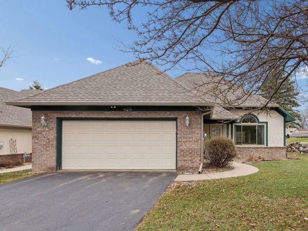 625 E 1st Street, Waconia, MN 55387