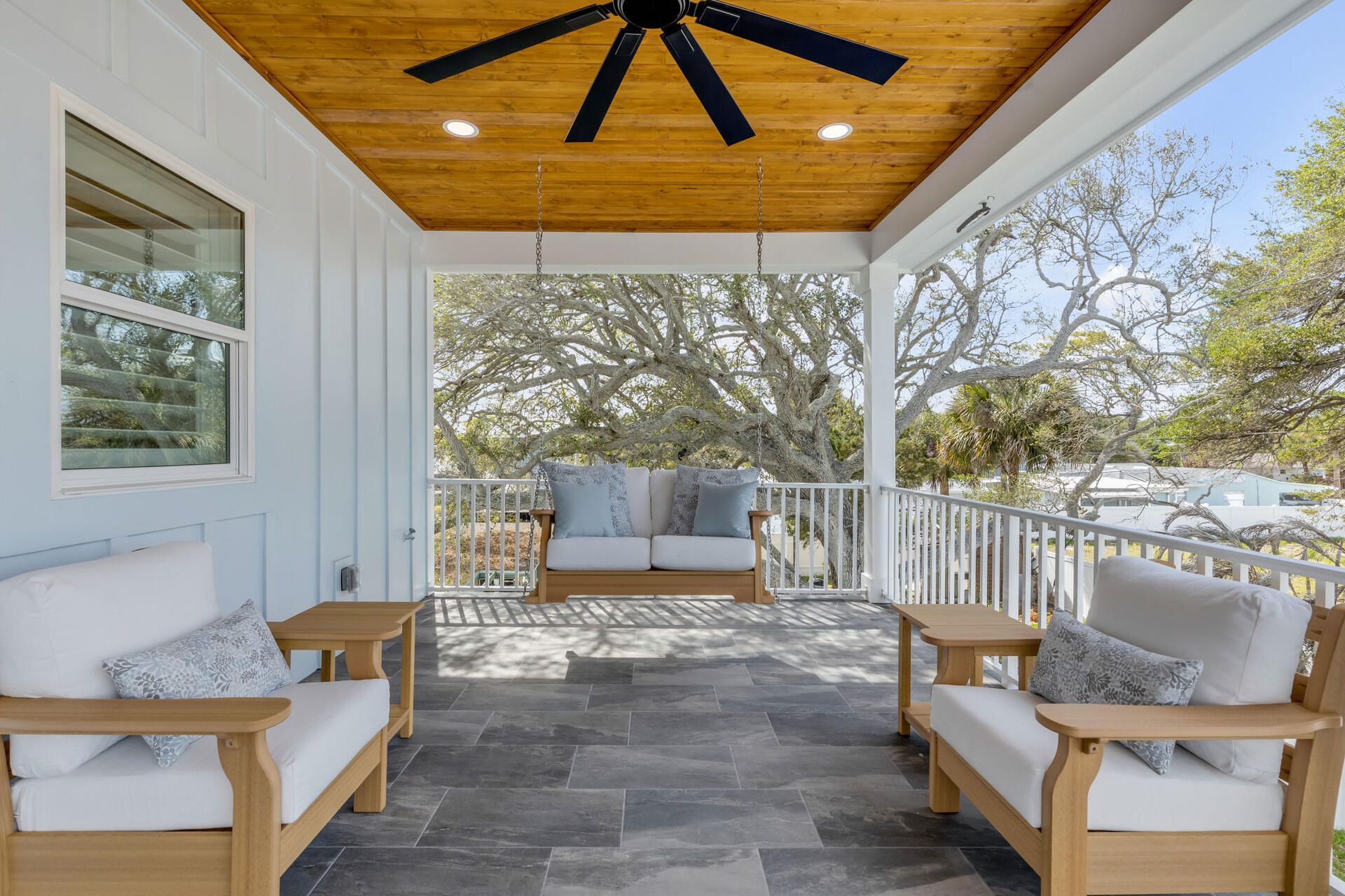 210 Due East Street, New Smyrna Beach, FL 32169 Photo