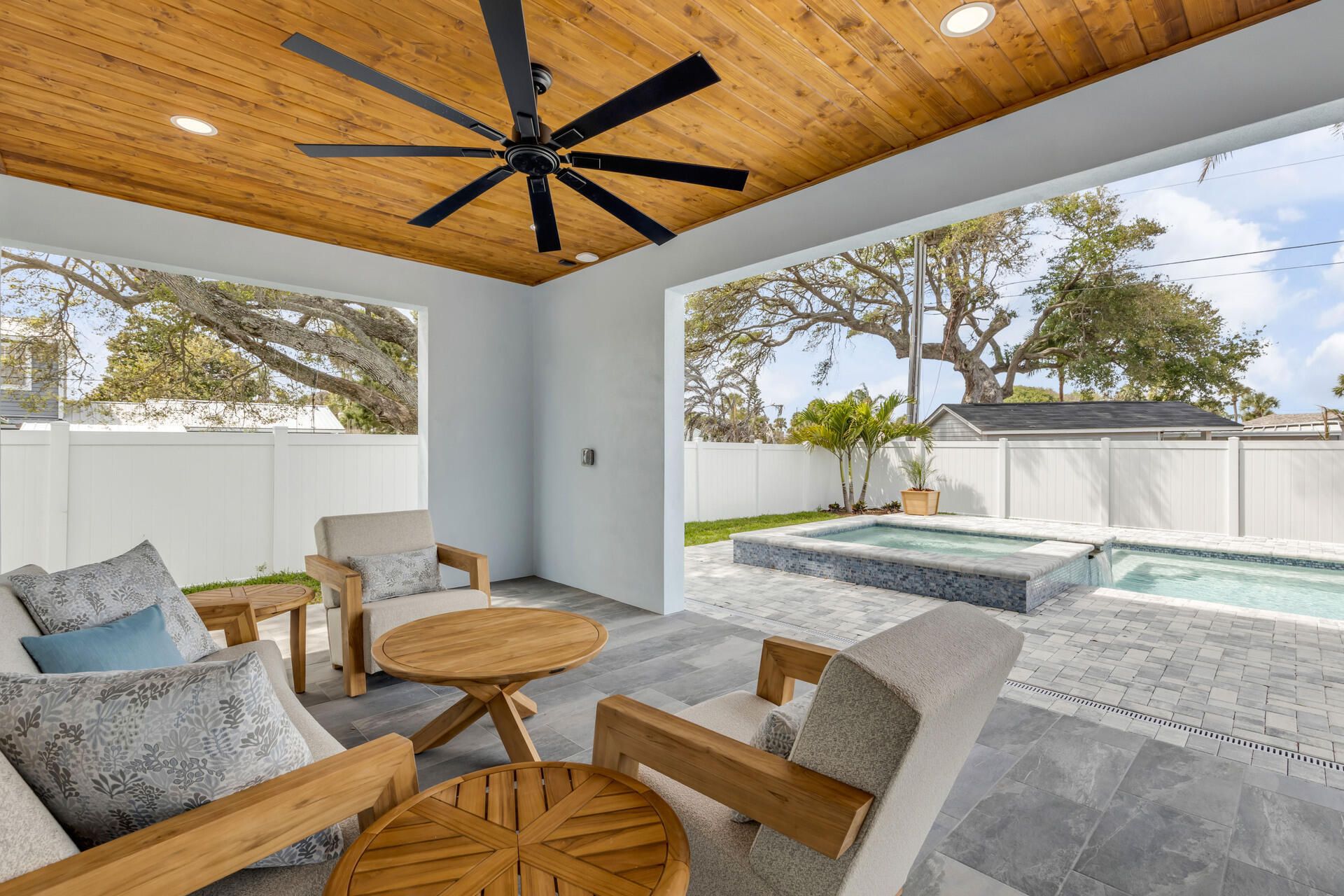 210 Due East Street, New Smyrna Beach, FL 32169 Photo