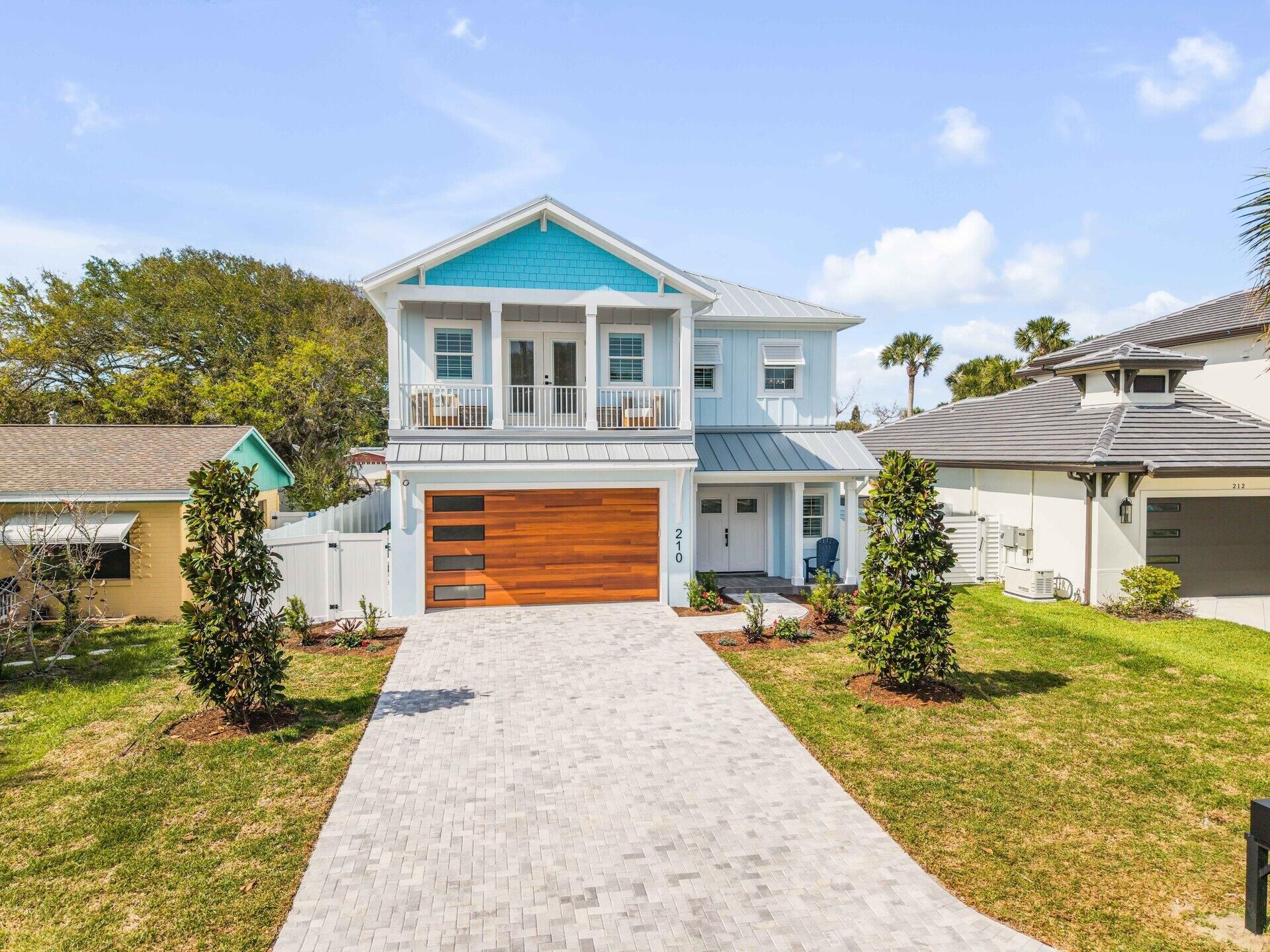 210 Due East Street, New Smyrna Beach, FL 32169 Photo