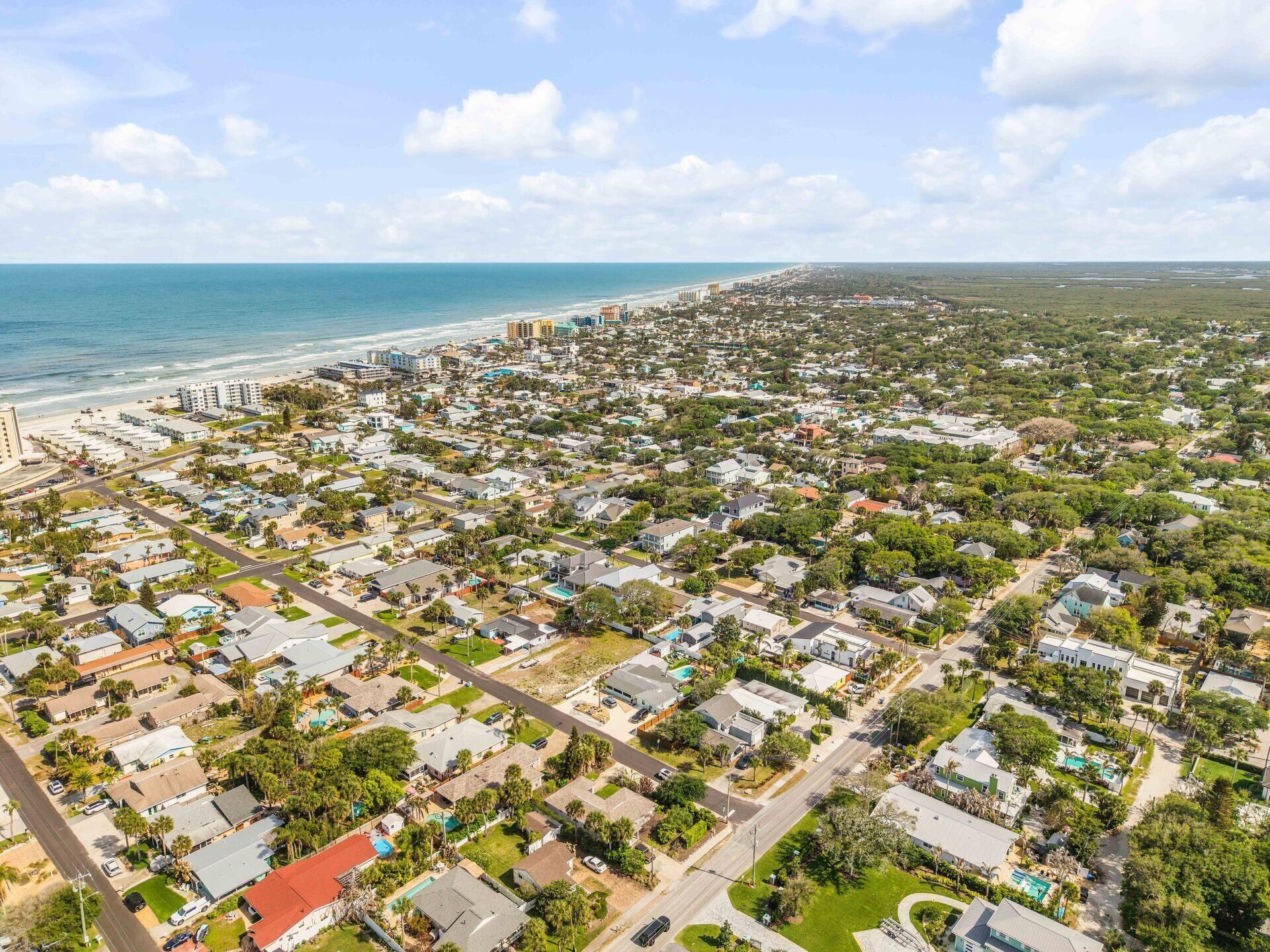 210 Due East Street, New Smyrna Beach, FL 32169 Photo