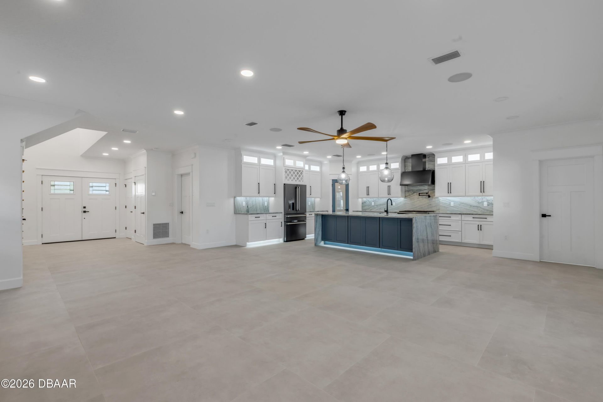 210 Due East Street, New Smyrna Beach, FL 32169 Photo