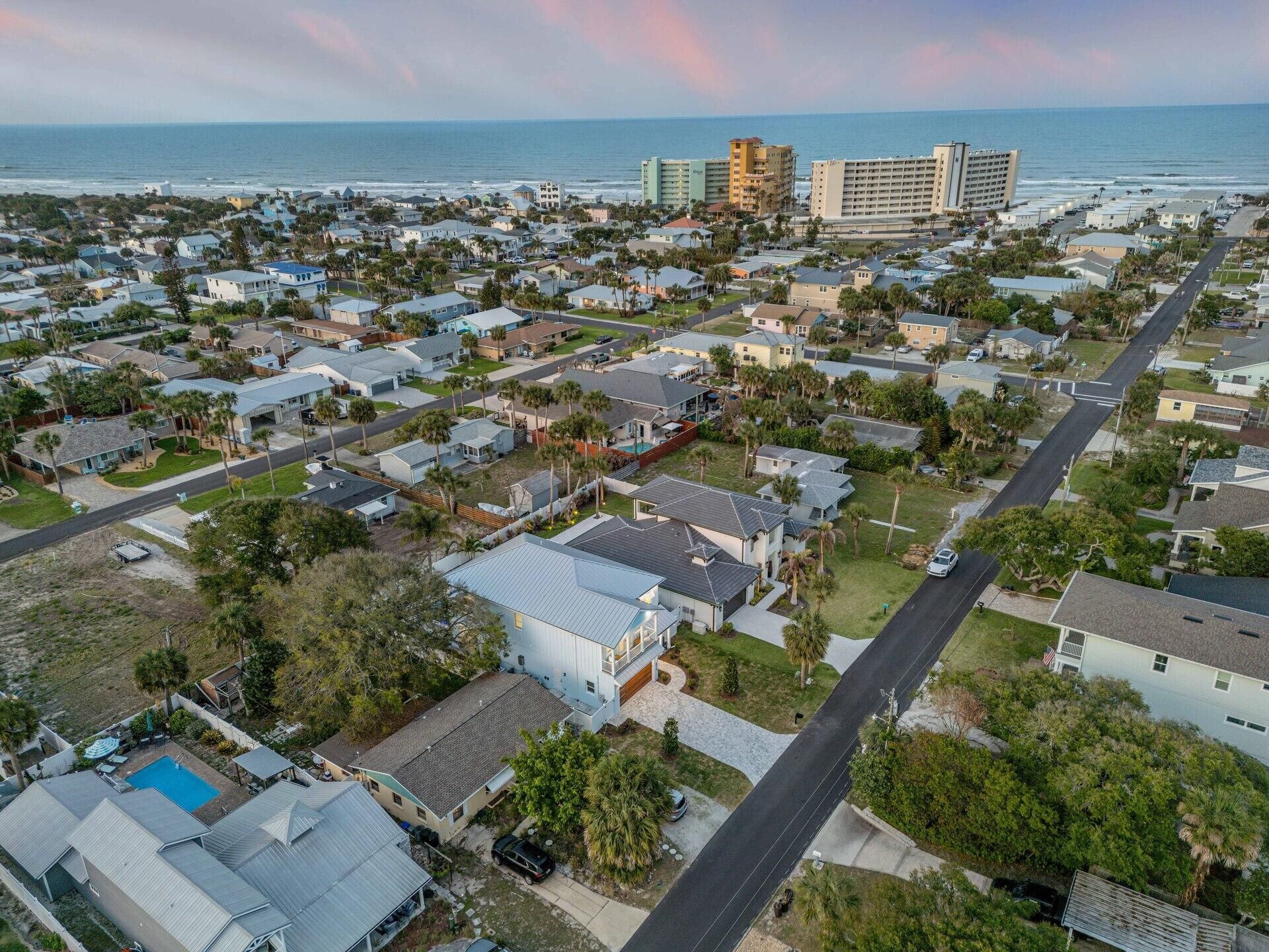 210 Due East Street, New Smyrna Beach, FL 32169 Photo
