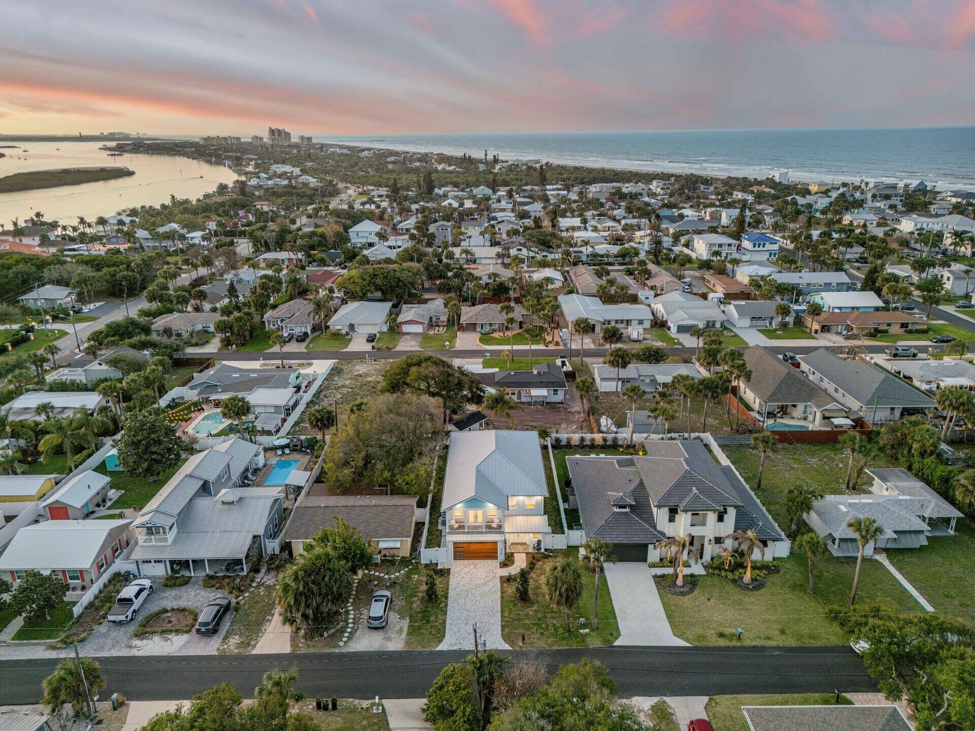 210 Due East Street, New Smyrna Beach, FL 32169 Photo