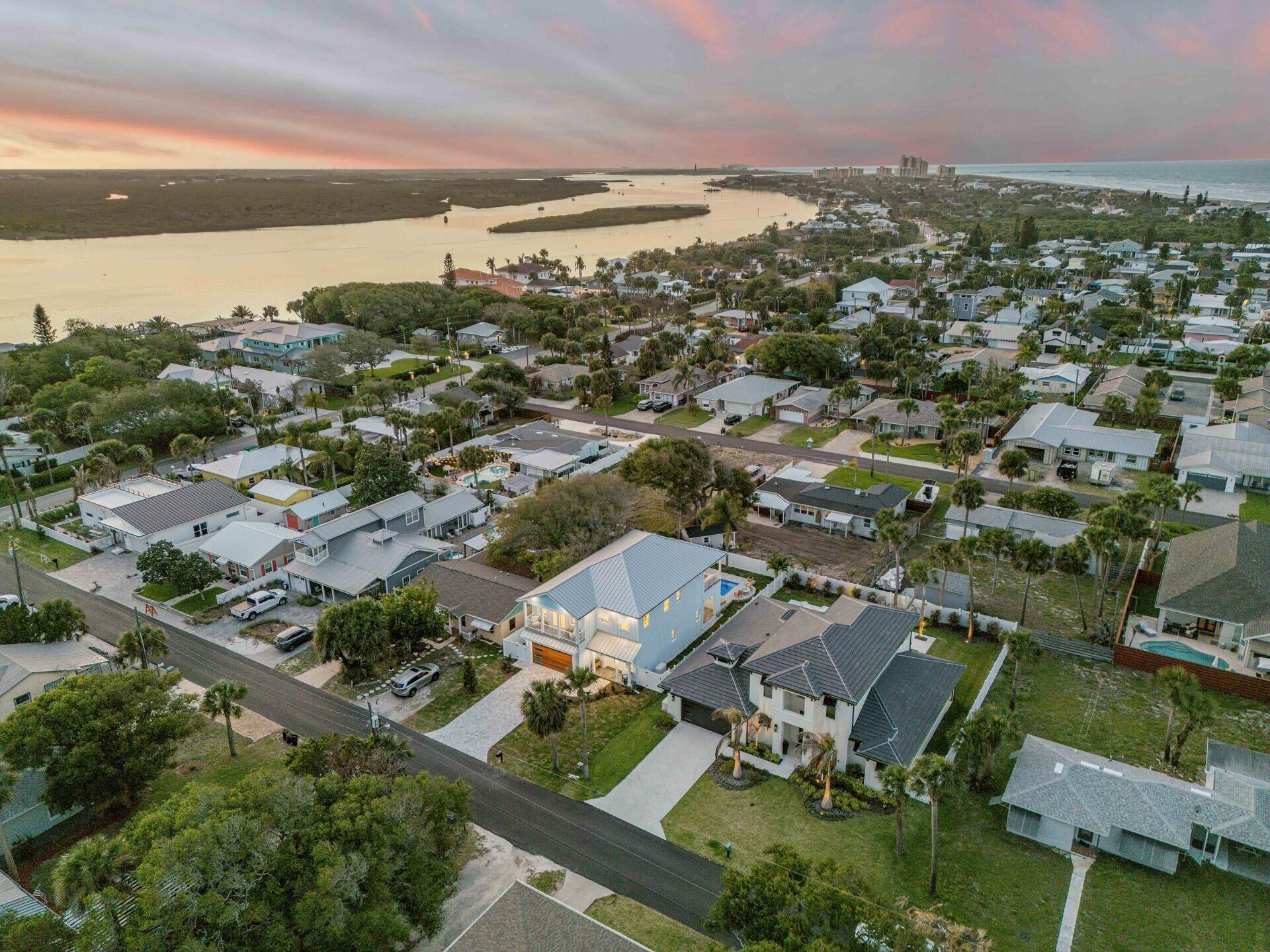 210 Due East Street, New Smyrna Beach, FL 32169 Photo