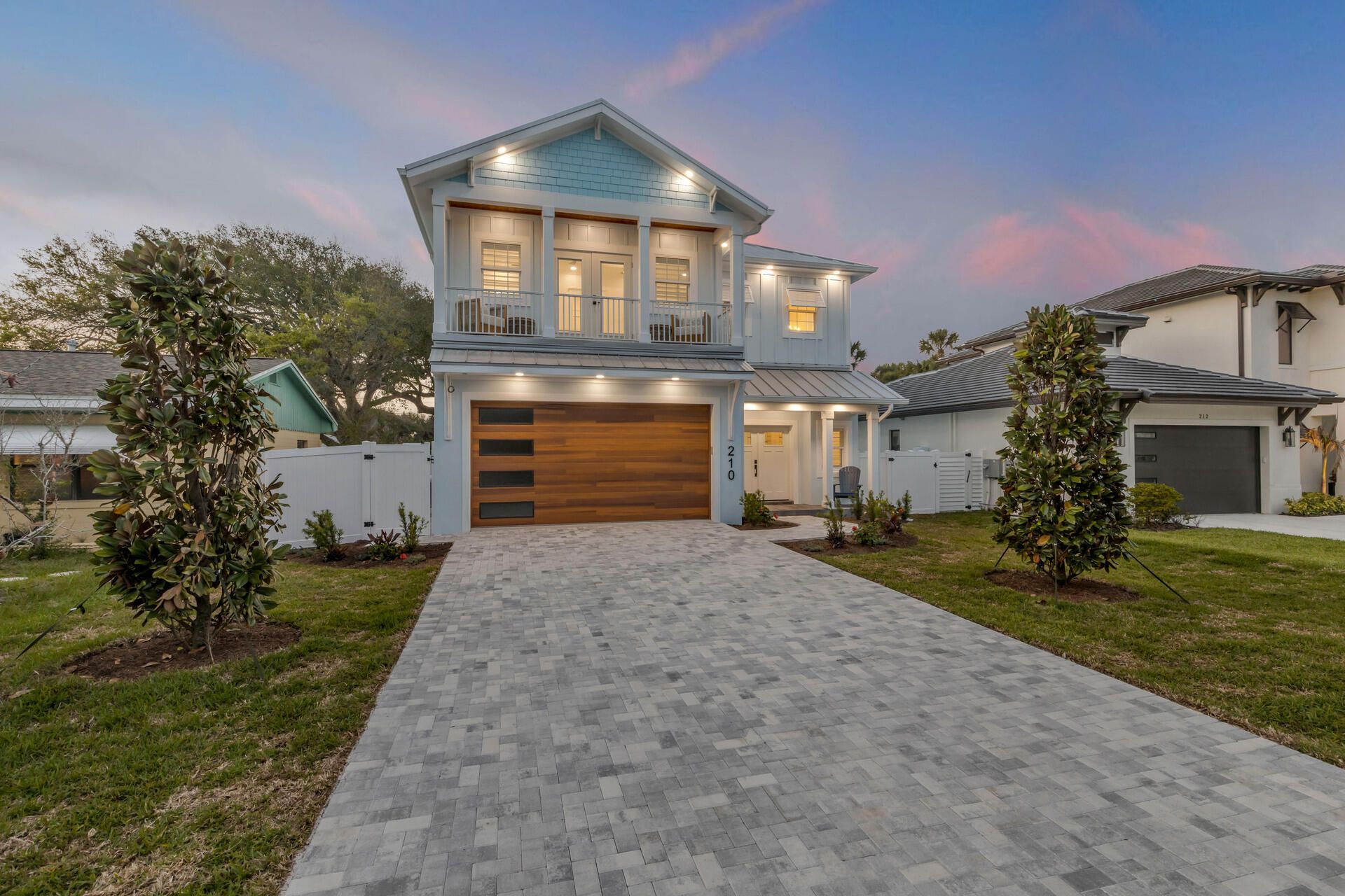 210 Due East Street, New Smyrna Beach, FL 32169 Photo