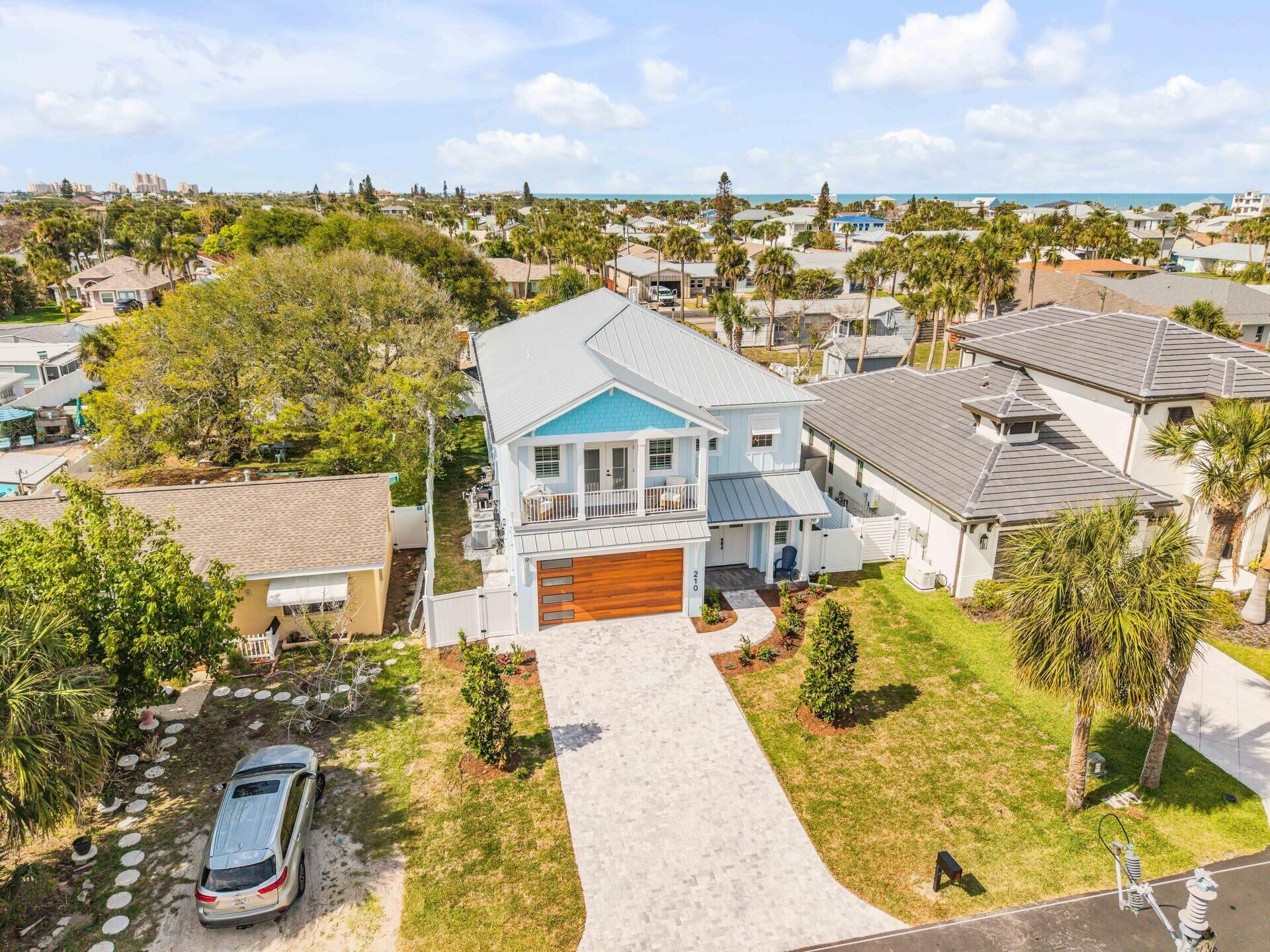 210 Due East Street, New Smyrna Beach, FL 32169 Photo
