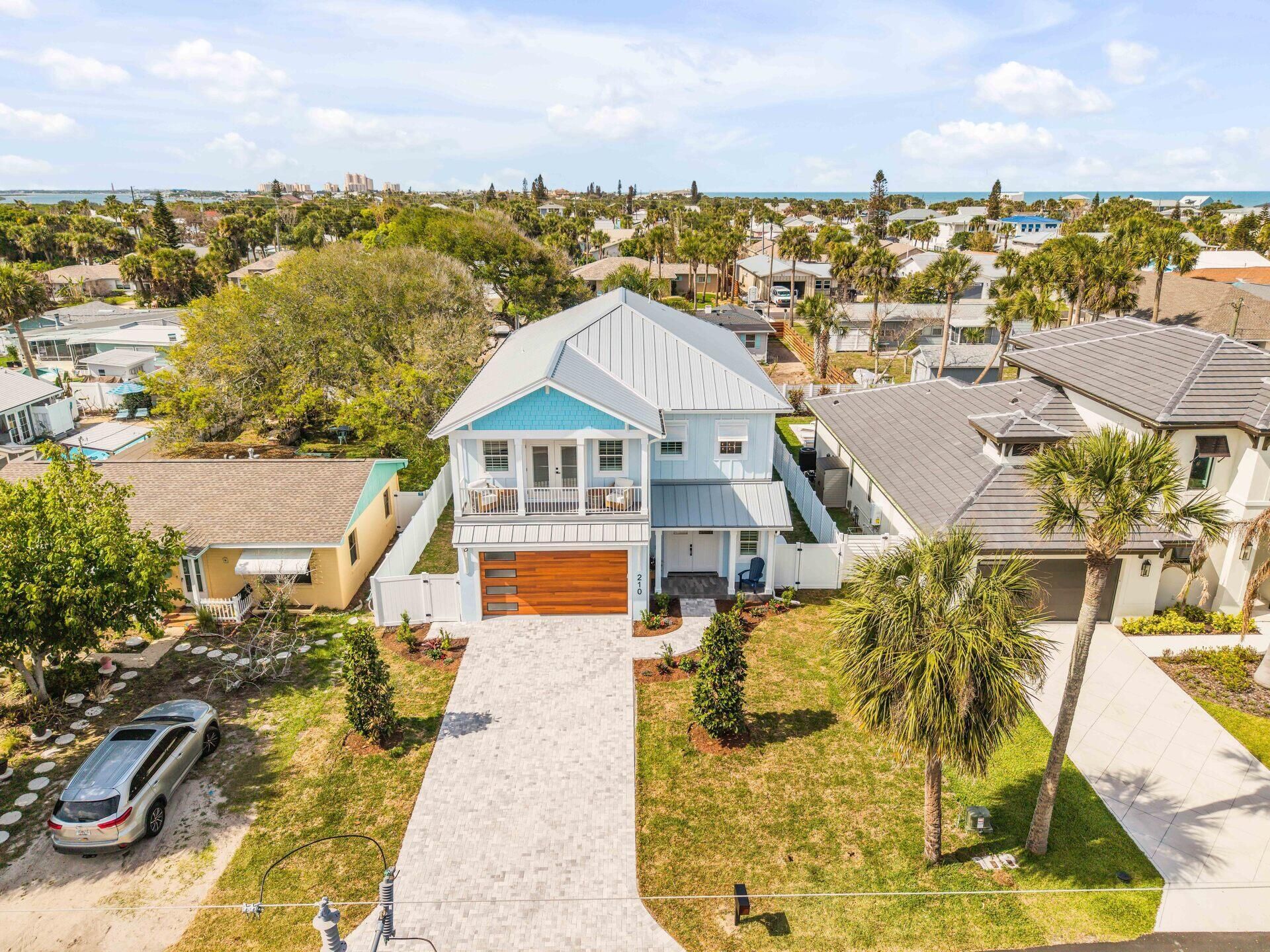 210 Due East Street, New Smyrna Beach, FL 32169 Photo
