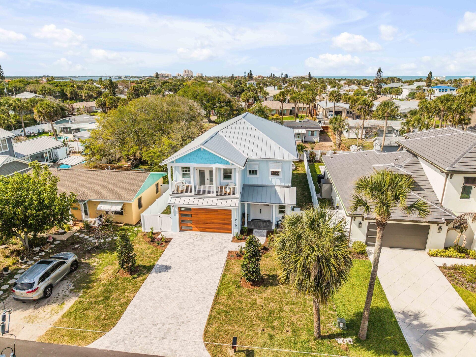 210 Due East Street, New Smyrna Beach, FL 32169 Photo